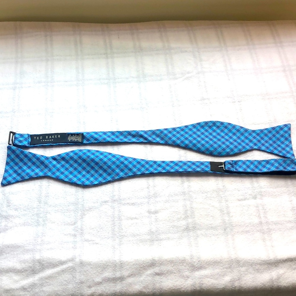 $95 Ted Baker London 100% Silk bow tie